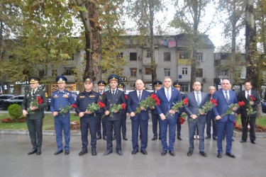 Oktyabrın 1-i  prokurorluq işçilərinin peşə bayramı günüdür.