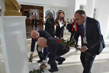 Mingəçevir Dövlət Universitetində (MDU) “Yeni dövrdə təhsil və tədqiqat fəaliyyəti: reallıqlar və çağırışlar” mövzusunda II Beynəlxalq elmi konfrans öz işinə başlayıb.