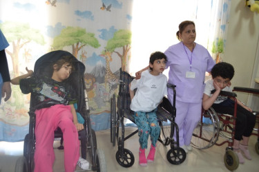 Uşaq nevroloji sanatoriyasında böyüyən sağlamlıq imkanları məhdud uşaqlar üçün bayram tədbiri keçirilib