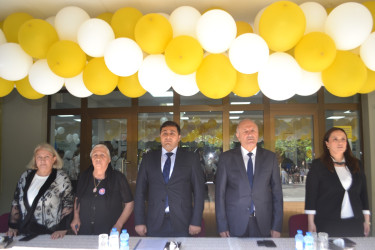 Məktəblərdə Son Zəng çalındı
