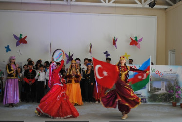 Mingəçevir şəhər Uşaq Gənclər İnkişaf Mərkəzinin kollektivi  Dostluq parkında Yekun konserti verdi