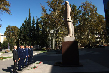 “Tarix yazan əbədiyaşar lider” mövzusunda dəyirmi masa keçirilmişdir.