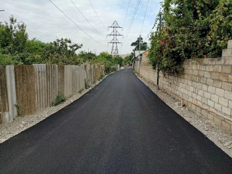 Mingəçevir şəhərinin küçə döngələri və ara yollarına asfalt döşəmməsi işləri davam edir