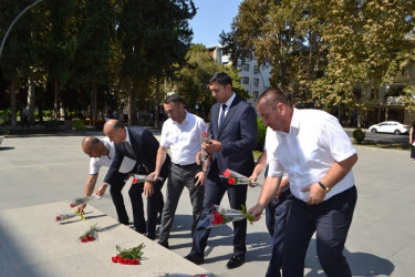 Mingəçevir şəhər İcra Hakimiyyətinin başçısı İLHAM İSMAYILOV  şəhər ümumtəhsil məktəblərinin 2025-ci ildə  ali məktəblərə qəbul olunan tələbələri ilə görüşüb