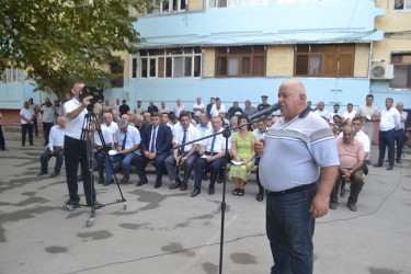 Mingəçevir şəhər İcra Hakimiyyətinin başçısı İlham İsmayılovun vətəndaşlarla növbəti səyyar görüşü avqust ayının 14-də energetiklər yaşayış massivində Y.Mansurov küçəsindəki 15 saylı binanın qarşısında keçirilib.