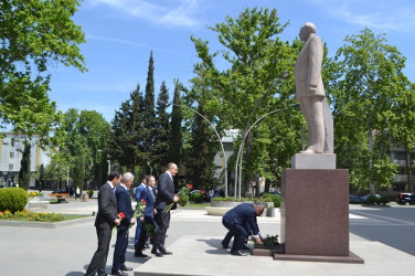 Ulu öndər Heydər Əliyevin anadan olmasının 100 illiyinə həsr olunmuş  “Azərbaycanın Dövlət Müstəqilliyi əbədidir, sarsılmazdır, dönməzdir” mövzusunda konfrans keçirilmişdir.