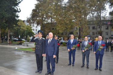 Oktyabrın 1-i  prokurorluq işçilərinin peşə bayramı günüdür.