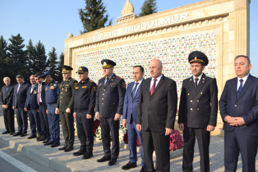 8 Noyabr Zəfər Günü münasibəti ilə Mingəçevir şəhər İcra Hakimiyyətinin təşkilatçılığı ilə sislsilə tədbirlər keçirilib..İlk olaraq "Zəfər parkı" ziyarət olundu. Ağac əkildi.
