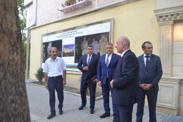 Mingəçevir şəhər İcra Hakimiyyətinin başçısı İlham İsmayılovun vətəndaşlarla növbəti səyyar görüşü avqust ayının 14-də energetiklər yaşayış massivində Y.Mansurov küçəsindəki 15 saylı binanın qarşısında keçirilib.