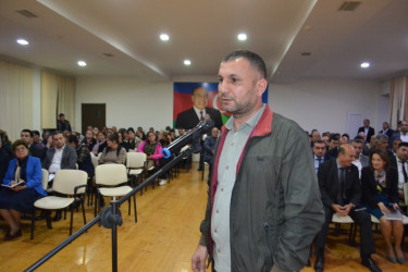 Mingəçevir şəhər İcra Hakimiyyətinin başçısı İlham İsmayılovun vətəndaşlarla növbəti səyyar görüşü Energetiklər yaşayış massivindəki 4 nömrəli tam orta məktəbin akt zalında keçirilib.