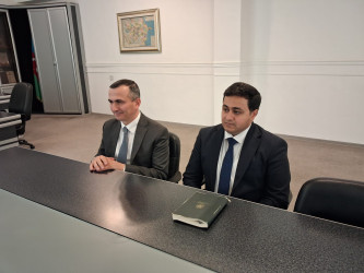 Mingəçevir Şəhər İcra Hakimiyyətinin başçısı İlham İsmayılov Mərkəzi Aran Regional Təhsil İdarəsinin Mingəçevir şəhəri üzrə Təhsil Sektorunun  yeni təyin olunmuş müdiri Rüstəm Aslanovu qəbul etmişdir.