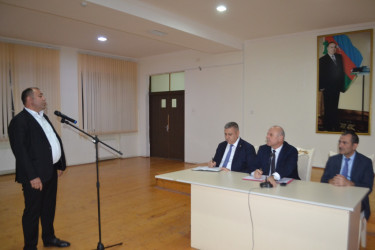 Mingəçevir şəhər İcra Hakimiyyətinin başçısı İlham İsmayılovun vətəndaşlarla növbəti səyyar görüşü Energetiklər yaşayış massivindəki 4 nömrəli tam orta məktəbin akt zalında keçirilib.