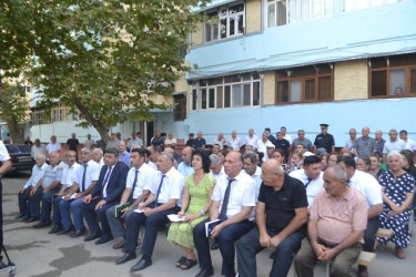 Mingəçevir şəhər İcra Hakimiyyətinin başçısı İlham İsmayılovun vətəndaşlarla növbəti səyyar görüşü avqust ayının 14-də energetiklər yaşayış massivində Y.Mansurov küçəsindəki 15 saylı binanın qarşısında keçirilib.