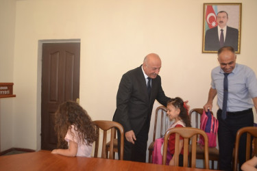 Sentyabrın 4-də Mingəçevir şəhər İcra Hakimiyyətinin başçısı İlham İsmayılov yeni dərs ilində birinci sinfə qədəm qoyacaq şəhid və qazi övladları ilə görüşüb.
