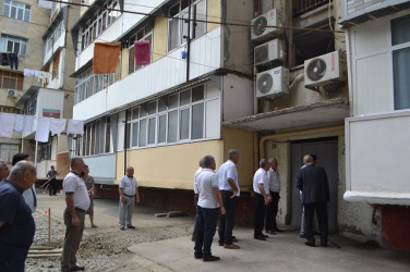 Çoxmənzilli yaşayış binalarında aparılan əsaslı təmir işlərinin gedişinə baxış keçirildi.