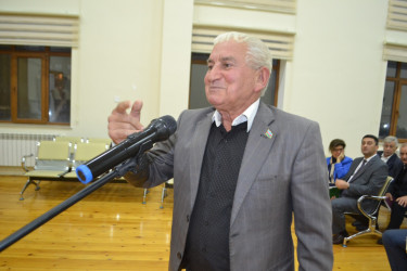Mingəçevir şəhər İcra Hakimiyyətinin başçısı İlham İsmayılovun sakinlərlə növbəti səyyar görüşü oktyabr ayının 14-də 13 nömrəli tam orta məktəbin akt zalında keçirilib.