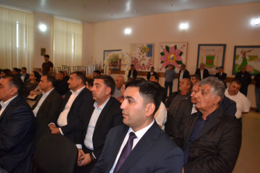 Mingəçevir şəhər İcra Hakimiyyətinin başçısı İlham İsmayılovun sakinlərlə növbəti səyyar görüşü oktyabrın 9-da Sağ sahil yaşayış massivindəki 11 nömrəli tam orta məktəbin akt zalında keçirilib.