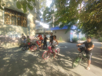 Yeniyetmələr arasında velosiped yarışı təşkil edilmişdir.