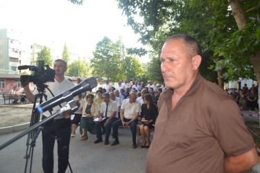 Mingəçevir şəhər İcra Hakimiyyətinin başçısı İlham İsmayılovun vətəndaşlarla növbəti səyyar görüşü iyul ayının 8-də energetiklər yaşayış massivində Cəmil Əliyev küçəsindəki 17 saylı binanın qarşısında keçirilib.