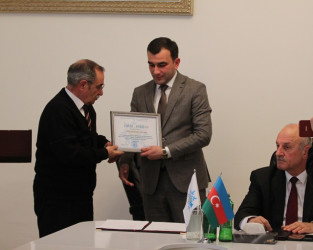 13 fevral 2026-cı il tarixdə YAP Mingəçevir şəhər təşkilatında  partiya fəalları ilə  şəhər təşkilatının təsis edilməsinin 33 illiyinə həsr edilmiş yığıncaq keçirildi.